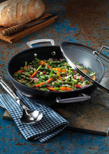 Carica l'immagine nel visualizzatore di Gallery, Le Creuset Coperchio in vetro, diameter 30 cm, Impugnatura in acciaio inox