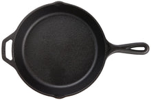 Carica l'immagine nel visualizzatore di Gallery, Lodge Wildlife Series – Padella in ghisa con scena di orsi e manico, 30,5 cm, colore: Nero