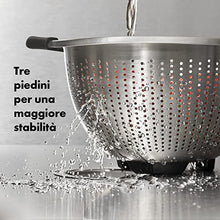 Carica l'immagine nel visualizzatore di Gallery, OXO Good Grips scolapasta scolatutto in acciaio cm 24 con piedini antiscivolo