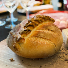 Carica l'immagine nel visualizzatore di Gallery, Emile Henry Stampo Cuoci pane tondo da forno in ceramica con coperchio Antracite 5507