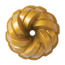 Carica l'immagine nel visualizzatore di Gallery, NordicWare Stampo per Bundt 75th Anniversary Braided torta con buco Ciambella