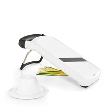 Carica l'immagine nel visualizzatore di Gallery, OXO Good Grips Mandolina semplice con lama in acciaio 3 spessori di taglio regolabile con lama per Julienne