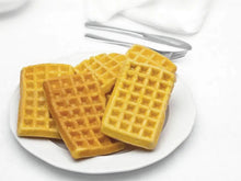 Carica l'immagine nel visualizzatore di Gallery, Cbe Biscottiera elettrica per ferratelle dolci e salate Waffle Modello 5040200