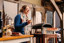 Carica l'immagine nel visualizzatore di Gallery, Ooni Koda 12 Forno portatile a gas per pizza UU-P07000