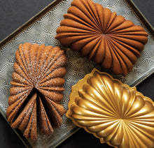 Carica l'immagine nel visualizzatore di Gallery, NordicWare Loaf Pan stampo plum cake cm 20 antiaderente