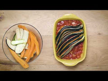 Carica e avvia il video nel visualizzatore di galleria, Emile Henry teglia pirofila da forno rettangolare in ceramica cm 42,5 x 28 bianco argilla 9654