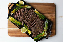 Carica l'immagine nel visualizzatore di Gallery, LODGE Piastra Blacklock Bistecchiera liscia in ghisa triple seasoned e antiaderente 25 x 50 cm BL77DG