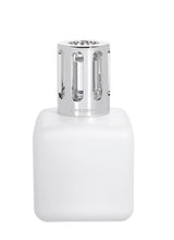 Carica l'immagine nel visualizzatore di Gallery, Lampe Maison Berger Paris Lampada Diffusore a catalizzatore cofanetto GLACON Blanc Neige con 250 ml Délicat Musc