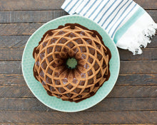 Carica l'immagine nel visualizzatore di Gallery, NordicWare Stampo per Bundt Ciambella - jubilee pan torta con buco