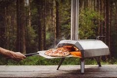 Ooni Karu forno portatile per pizza a carbone e legna