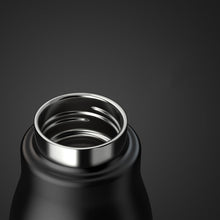 Carica l&#39;immagine nel visualizzatore di Gallery, Zoku Bottiglia termica di colore grigio scuro da 750 ml
