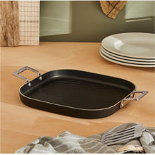 Carica l&#39;immagine nel visualizzatore di Gallery, Alessi Pots&amp;pans bistecchiera a 2 manici cm 29 x 29 induzione antiaderente AJM304 B
