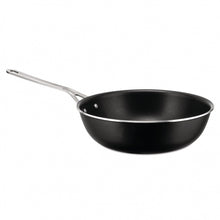 Carica l&#39;immagine nel visualizzatore di Gallery, Alessi Pots&amp;pans padella alta Wok cm 28 induzione antiaderente AJM114/28B con amico in acciaio
