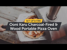 Carica e avvia il video nel visualizzatore di galleria, Ooni Karu forno portatile per pizza a carbone e legna
