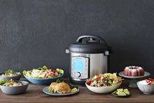 Carica l&#39;immagine nel visualizzatore di Gallery, Instant Pot Duo Evo Plus 5,7 LT pentola a pressione e multifunzione  + il libro di ricette &quot;Il mio primo ricettario Instant Pot&quot;
